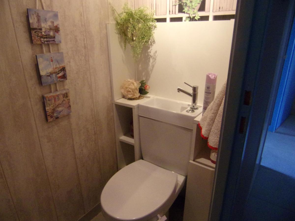 Homestay Lit Double Dans Pavillon , Chez Lilyanne Tonnay-Charente